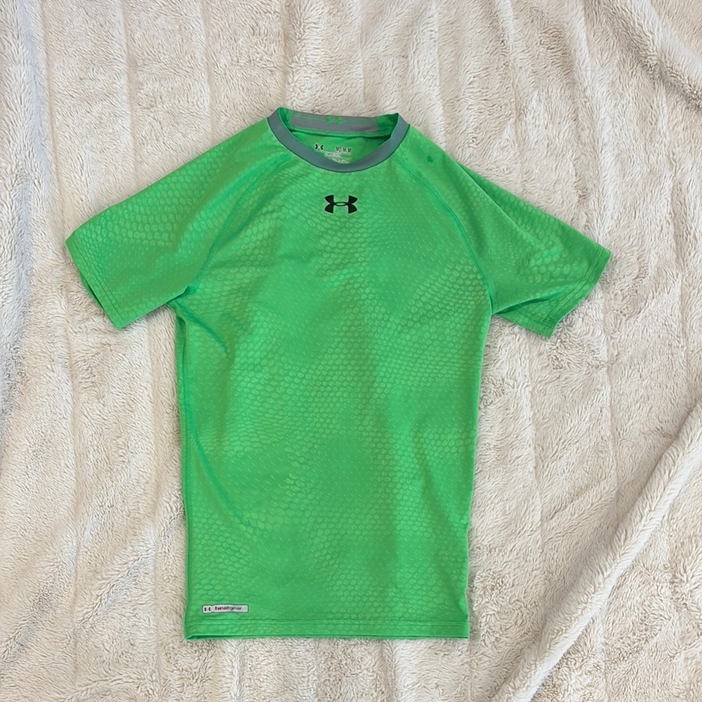 Under Armour Green heatgear Short Sleeve athletic Shirt size youth medium